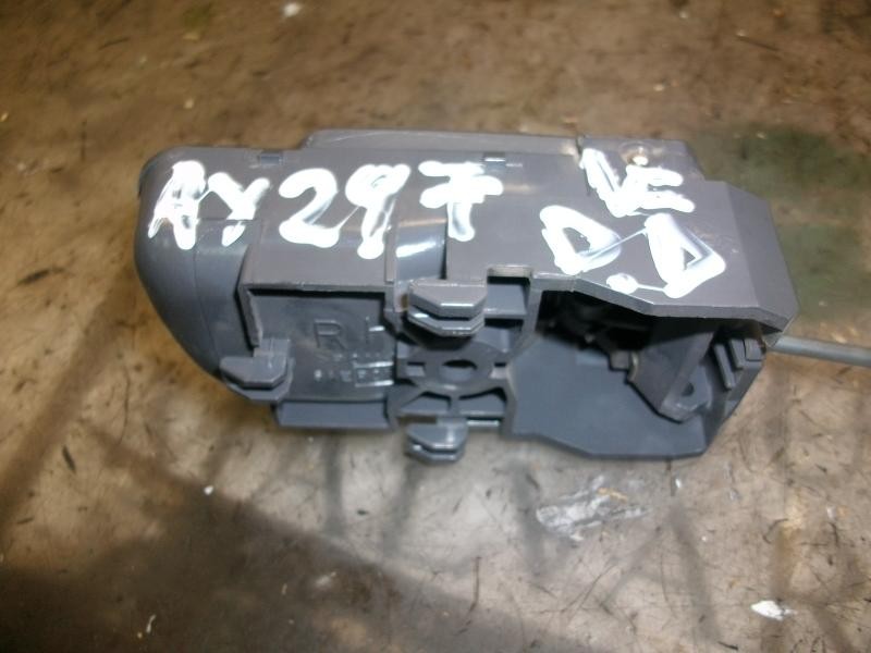 Recambio de maneta interior delantera derecha para nissan pick-up (d22) cabina simple profesional 4x4 referencia OEM IAM   