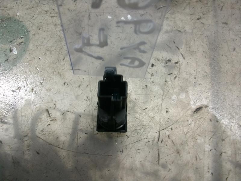 Recambio de mando elevalunas trasero izquierdo para ford mondeo berlina (ge) ambiente referencia OEM IAM   