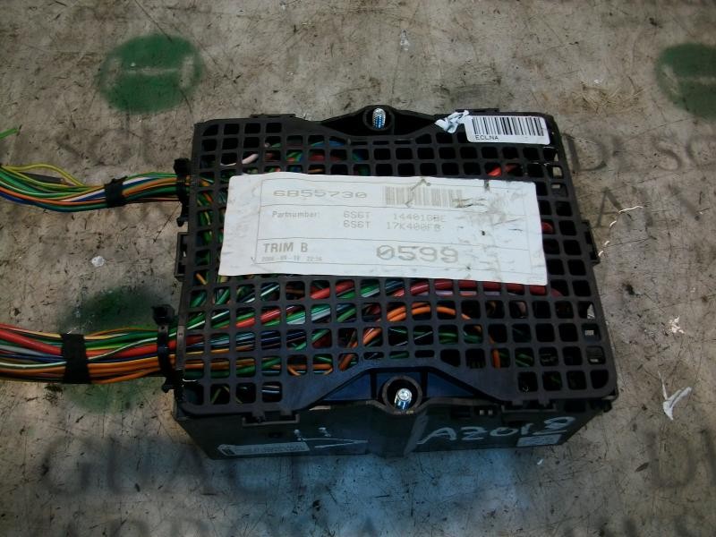 Recambio de caja reles / fusibles para ford fiesta (cbk) futura referencia OEM IAM   