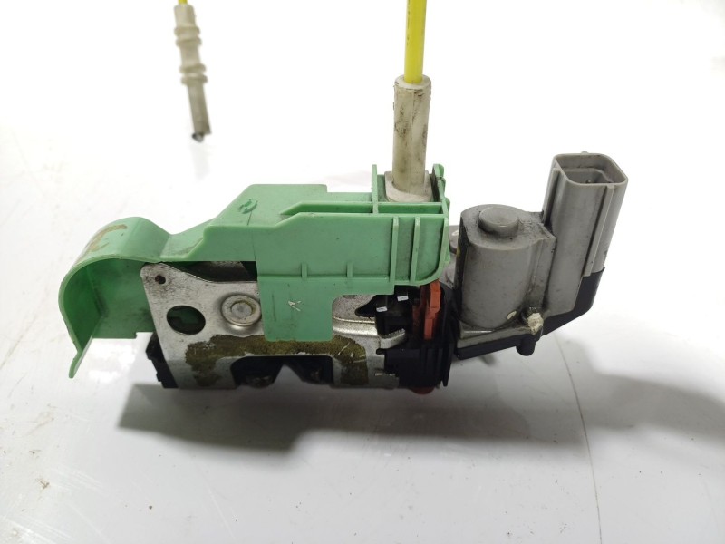 Recambio de cerradura puerta trasera izquierda para fiat linea (110) activa (110.0/111.0) referencia OEM IAM 51812334  