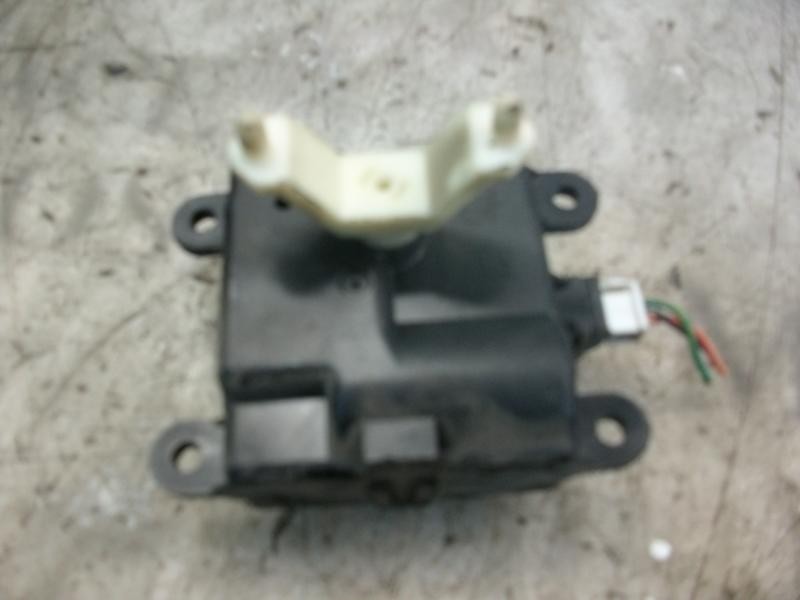 Recambio de motor apertura trampillas climatizador para nissan primera berlina (p12) acenta referencia OEM IAM   