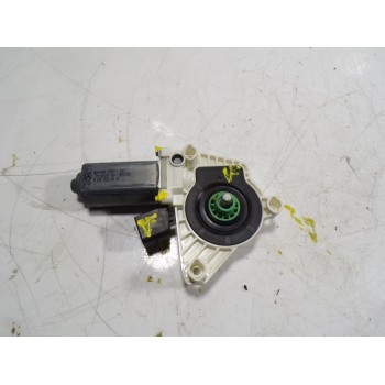 MOTOR ELEVALUNAS DELANTERO DERECHO A2078200642 A2078200642 7746028100