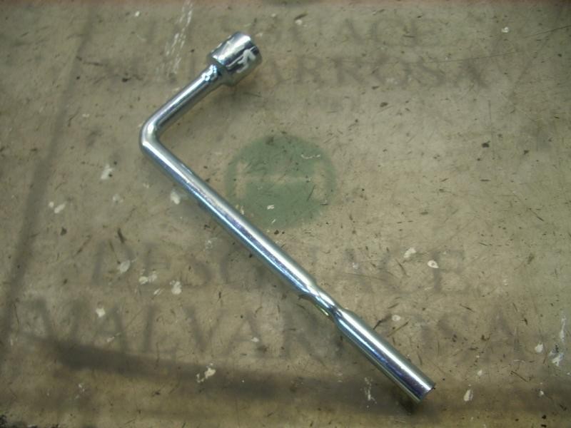 Recambio de llave rueda para chevrolet kalos 1.4 se referencia OEM IAM   