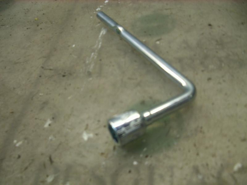 Recambio de llave rueda para chevrolet kalos 1.4 se referencia OEM IAM   