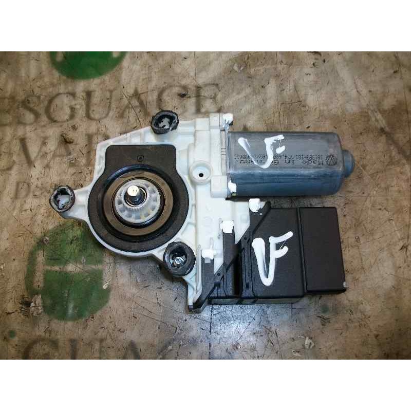 Recambio de motor elevalunas trasero izquierdo para volkswagen golf iv variant (1j5) referencia OEM IAM   