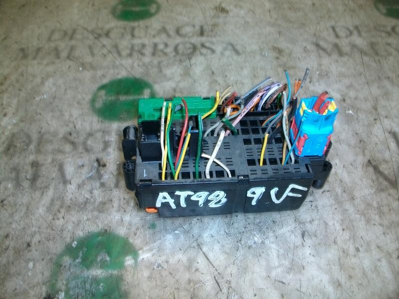 Recambio de caja reles / fusibles para peugeot 206 berlina 1.4 referencia OEM IAM   
