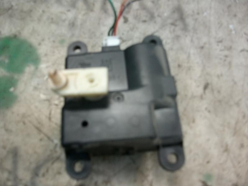 Recambio de motor apertura trampillas climatizador para nissan primera berlina (p12) acenta referencia OEM IAM   