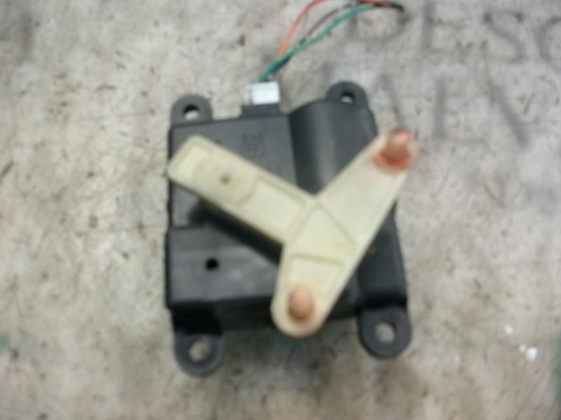 Recambio de motor apertura trampillas climatizador para nissan primera berlina (p12) acenta referencia OEM IAM   