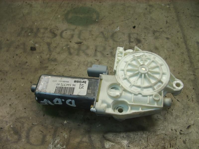 Recambio de motor elevalunas delantero derecho para peugeot 307 (s1) xr referencia OEM IAM   