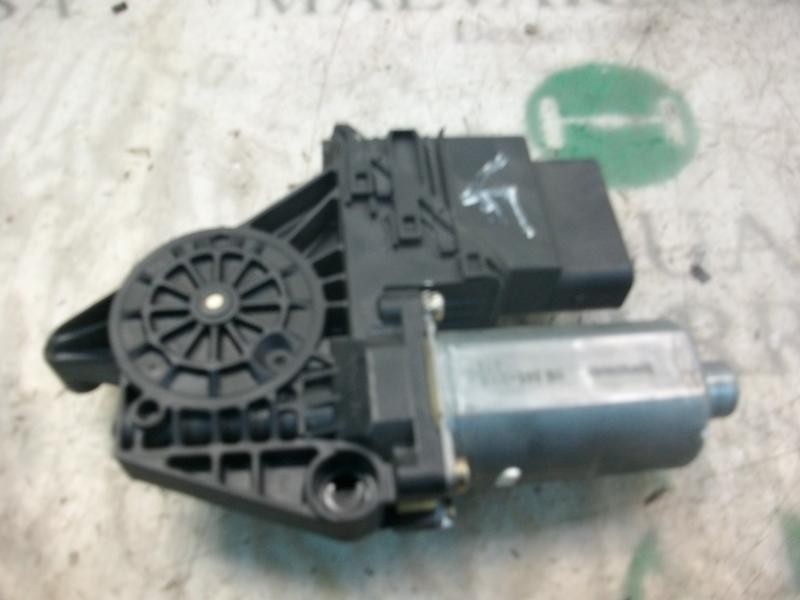 Recambio de motor elevalunas trasero izquierdo para volkswagen passat berlina (3b2) highline referencia OEM IAM   