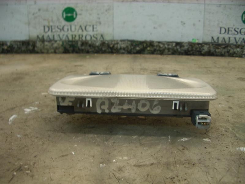 Recambio de piloto interior para fiat doblo cargo (223) 1.9 d furg. referencia OEM IAM   