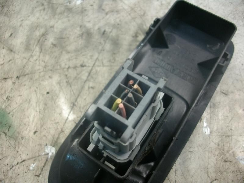 Recambio de mando elevalunas delantero derecho para renault scenic ii grand dynamique referencia OEM IAM   