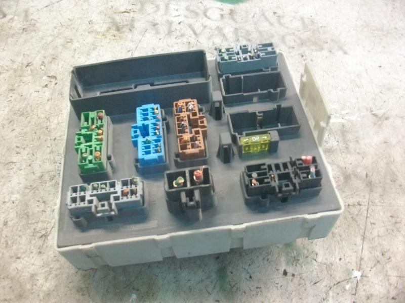 Recambio de caja reles / fusibles para ford transit connect (tc7) furg. referencia OEM IAM   