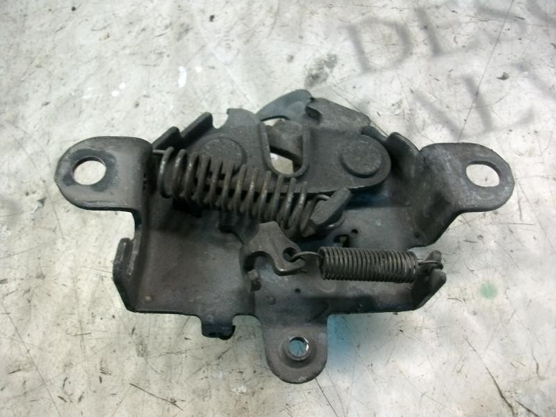 Recambio de cerradura capot para toyota yaris (ncp1/nlp1/scp1) 1.4 d-4d linea luna referencia OEM IAM   