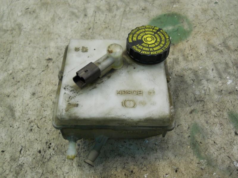 Recambio de deposito servo para citroën xsara picasso 2.0 hdi exclusive referencia OEM IAM   