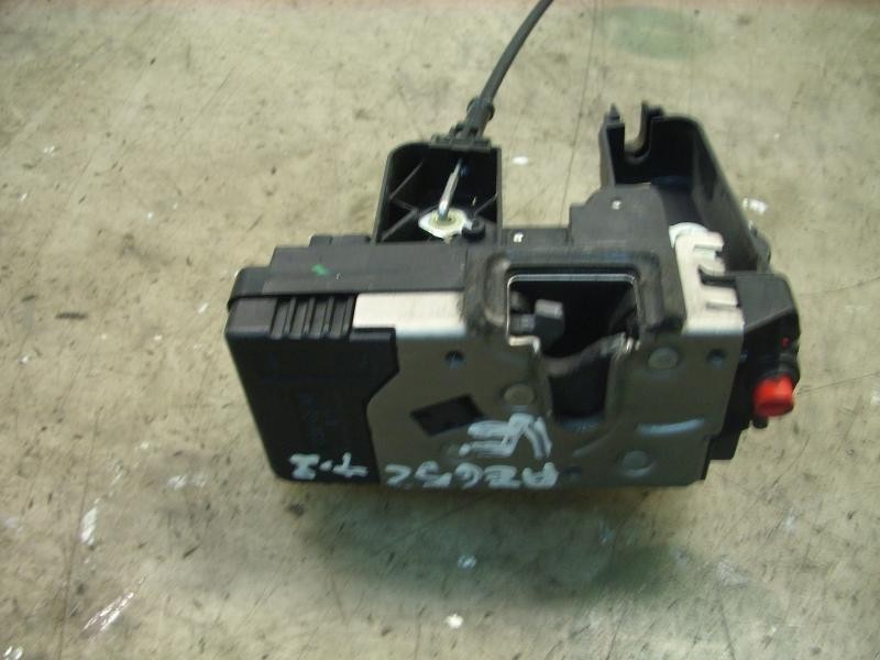 Recambio de cerradura puerta trasera izquierda para opel vectra c berlina comfort referencia OEM IAM   