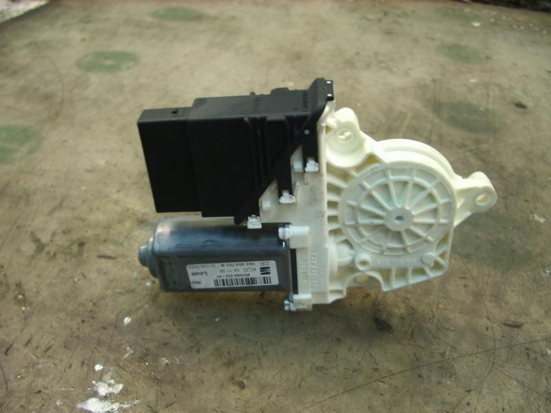 Recambio de motor elevalunas trasero izquierdo para seat leon (1p1) reference referencia OEM IAM   