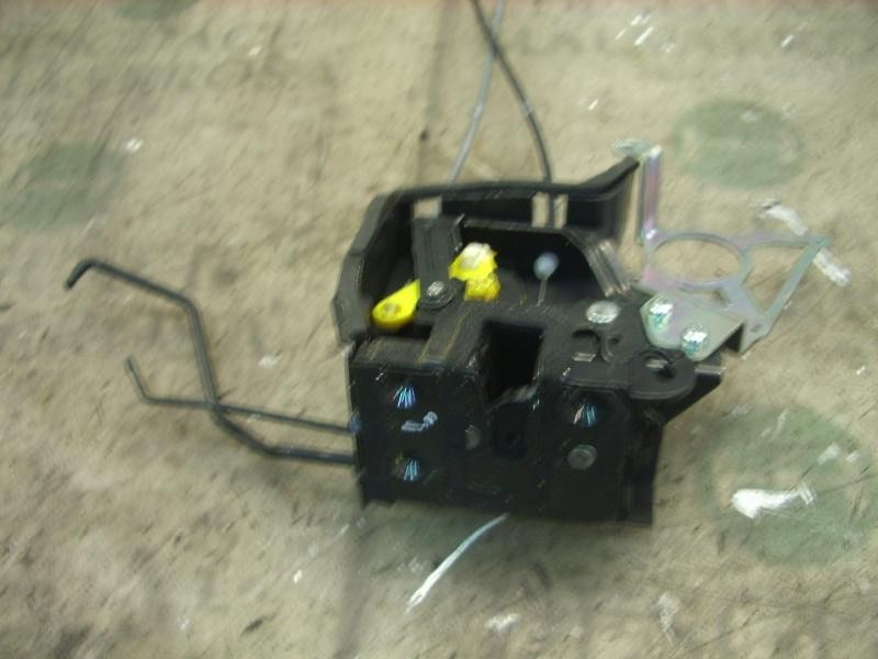 Recambio de cerradura puerta delantera izquierda para kia rio 1.5 crdi referencia OEM IAM 813121G000  