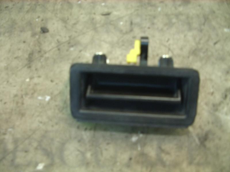 Recambio de maneta porton para kia rio 1.5 crdi referencia OEM IAM 817201G020  