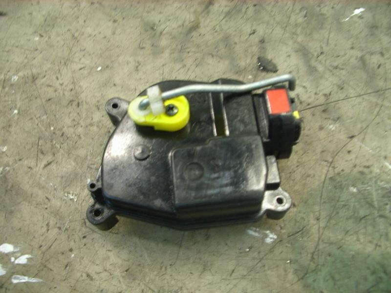 Recambio de motor c/c trasero izquierdo para kia rio 1.5 crdi referencia OEM IAM 957451G020  