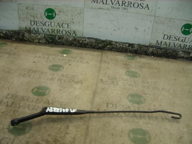 Recambio de brazo limpia delantero derecho para audi a4 avant (b5) 2.5 tdi referencia OEM IAM 8D1955408A  