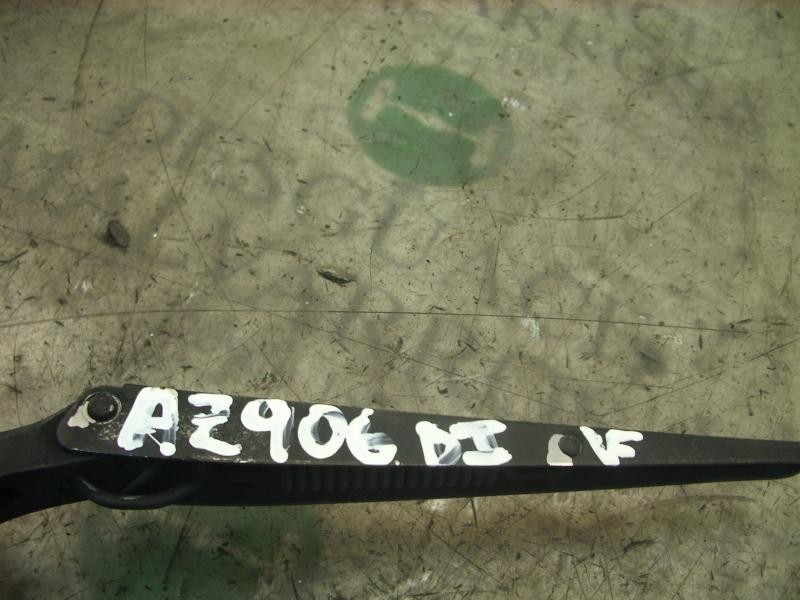 Recambio de brazo limpia delantero izquierdo para opel monterey ls referencia OEM IAM   