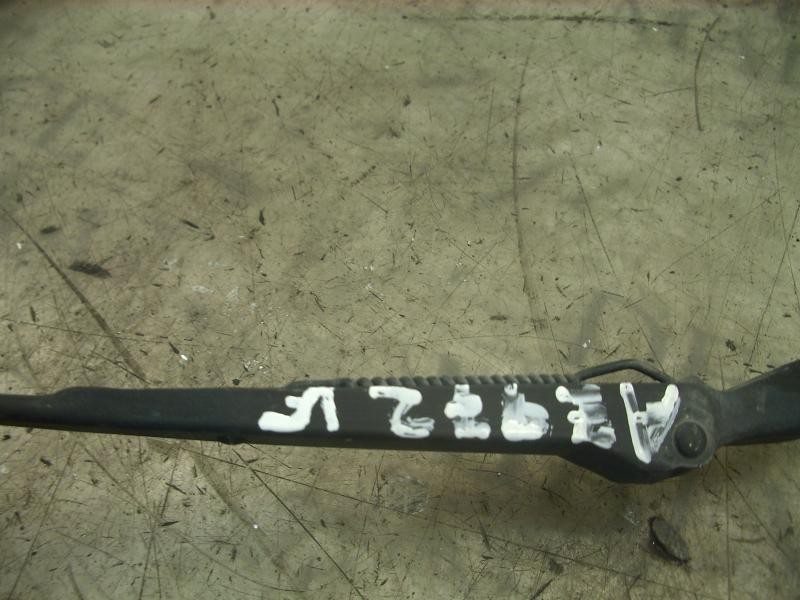 Recambio de brazo limpia trasero para opel monterey ls referencia OEM IAM   