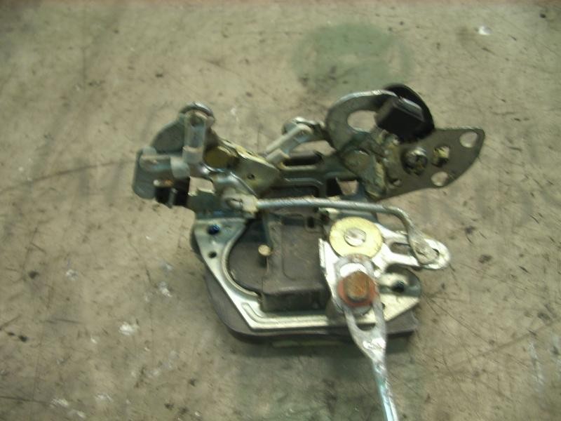 Recambio de cerradura puerta trasera derecha para opel monterey ls referencia OEM IAM   