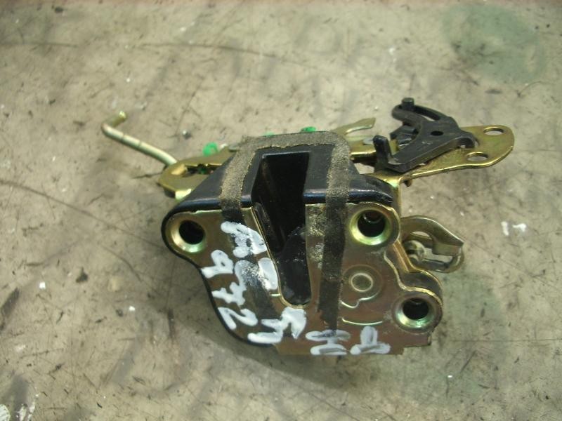 Recambio de cerradura puerta trasera izquierda para opel monterey ls referencia OEM IAM   