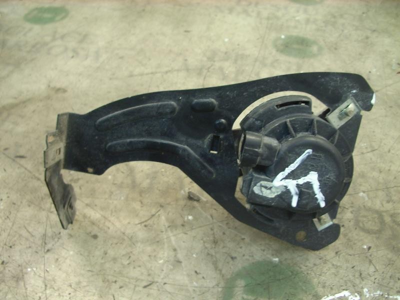 Recambio de faro antiniebla izquierdo para fiat punto berlina (188) referencia OEM IAM 51718070  