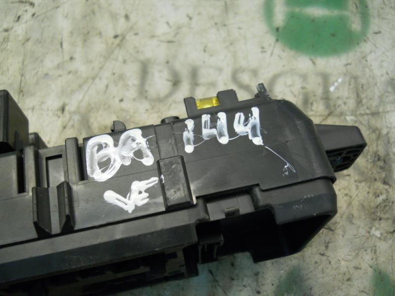 Recambio de caja reles / fusibles para mitsubishi carisma berlina 5 (da0) 1900 di-d avance referencia OEM IAM   