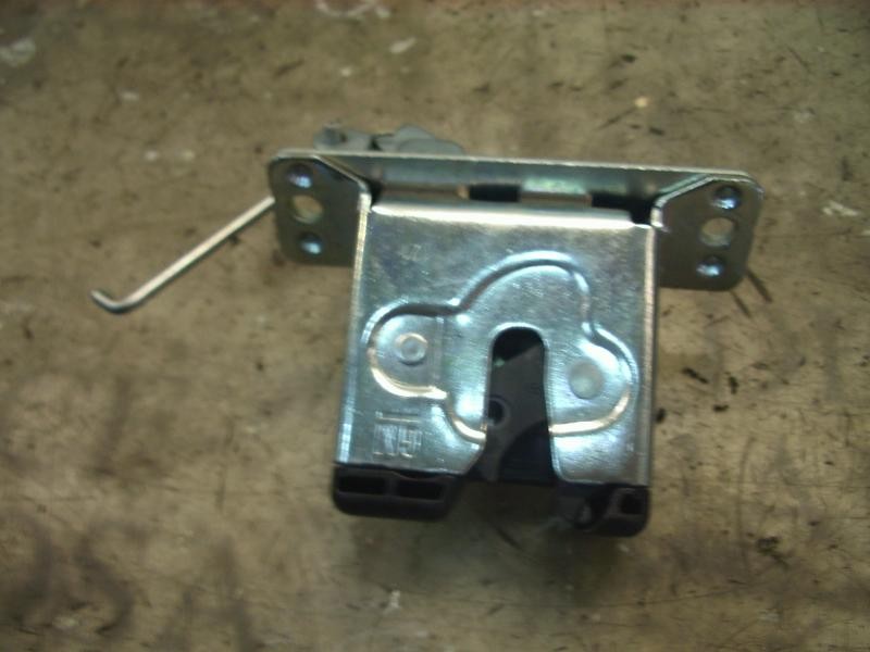 Recambio de cerradura maletero / porton para opel corsa c cosmo referencia OEM IAM   