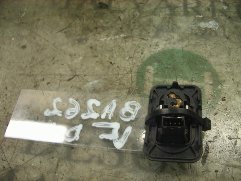 Recambio de mando elevalunas delantero derecho para opel corsa c cosmo referencia OEM IAM   