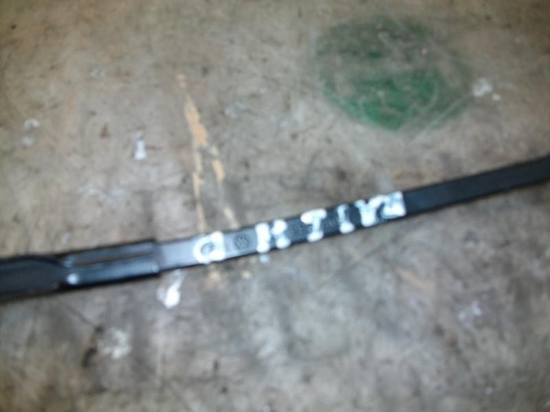 Recambio de brazo limpia delantero derecho para volkswagen passat berlina (3b2) 1.8 referencia OEM IAM   