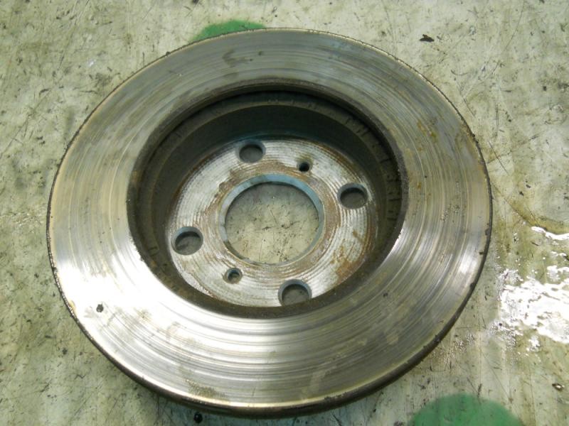 Recambio de disco freno delantero para toyota yaris (ncp1/nlp1/scp1) 1.0 linea sol referencia OEM IAM   