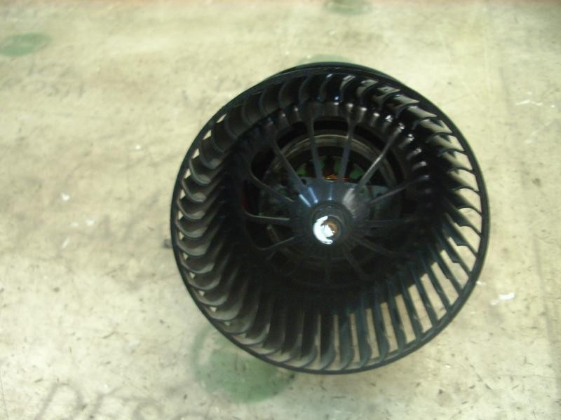 Recambio de motor calefaccion para ford focus berlina (cap) trend referencia OEM IAM   