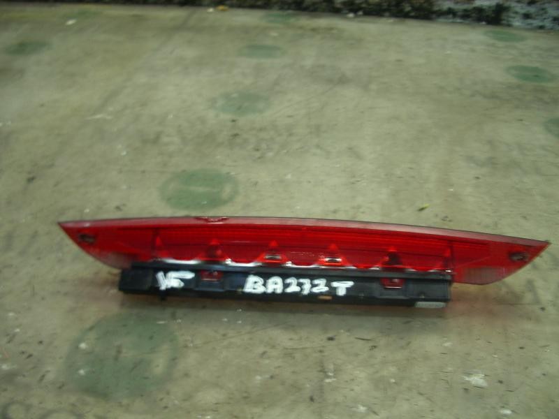 Recambio de piloto trasero central para ford focus berlina (cap) trend referencia OEM IAM   