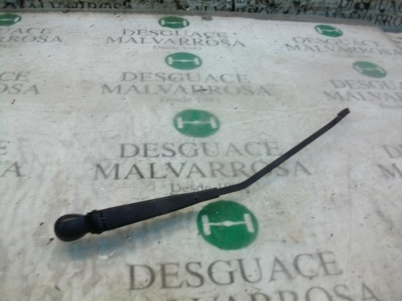 Recambio de brazo limpia delantero derecho para renault kangoo (f/kc0) alize referencia OEM IAM   