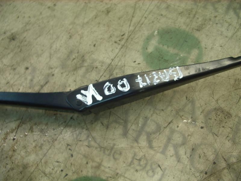 Recambio de brazo limpia delantero derecho para ford focus berlina (cap) ambiente (d) referencia OEM IAM 1731536  