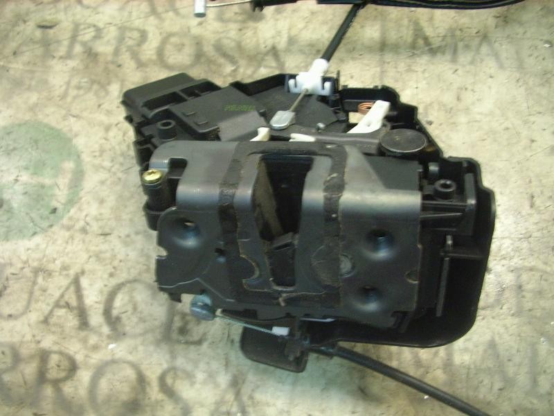 Recambio de cerradura puerta delantera derecha para ford focus berlina (cap) ambiente (d) referencia OEM IAM 4892360  