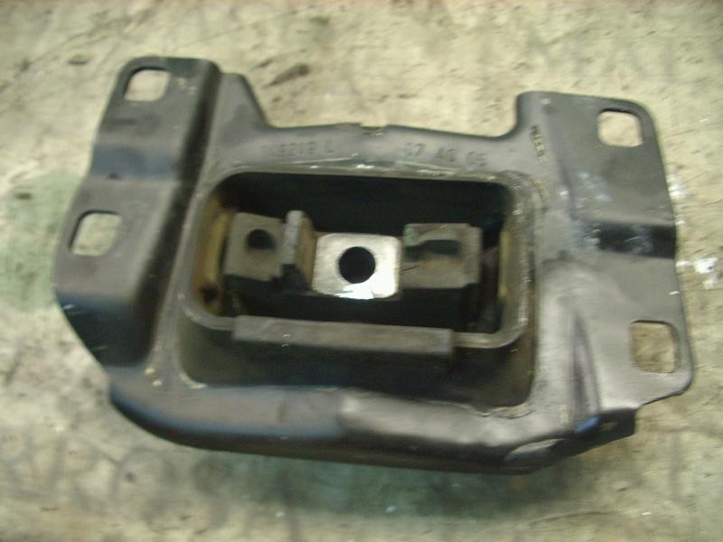 Recambio de soporte cambio para ford focus berlina (cap) ambiente (d) referencia OEM IAM   
