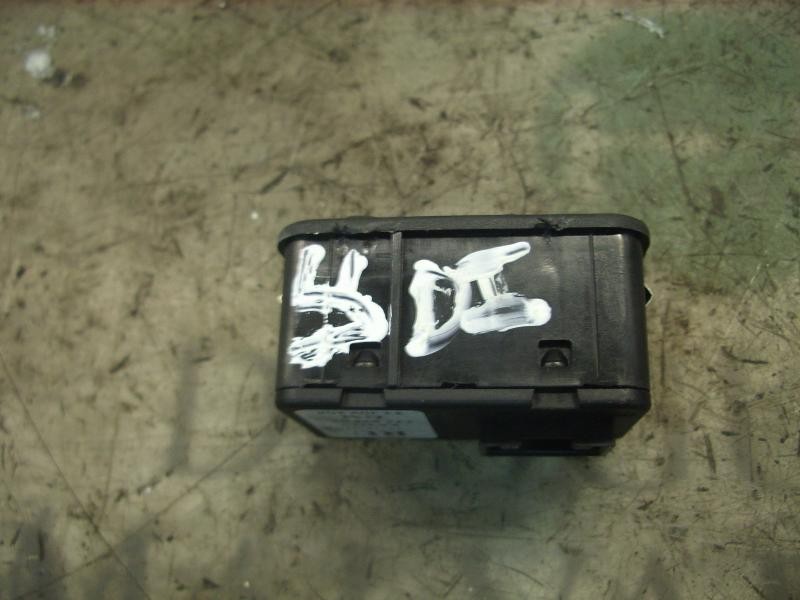 Recambio de mando elevalunas delantero izquierdo para opel corsa c elegance referencia OEM IAM   