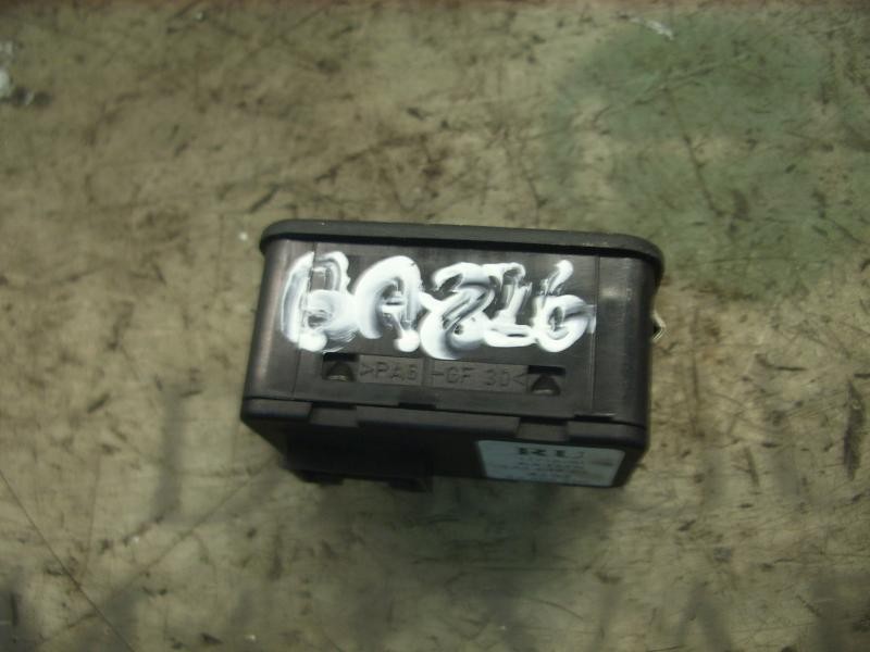 Recambio de mando elevalunas delantero izquierdo para opel corsa c elegance referencia OEM IAM   