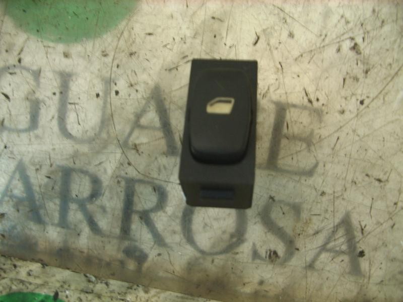 Recambio de mando elevalunas trasero izquierdo para peugeot 307 break / sw (s1) break xs referencia OEM IAM   