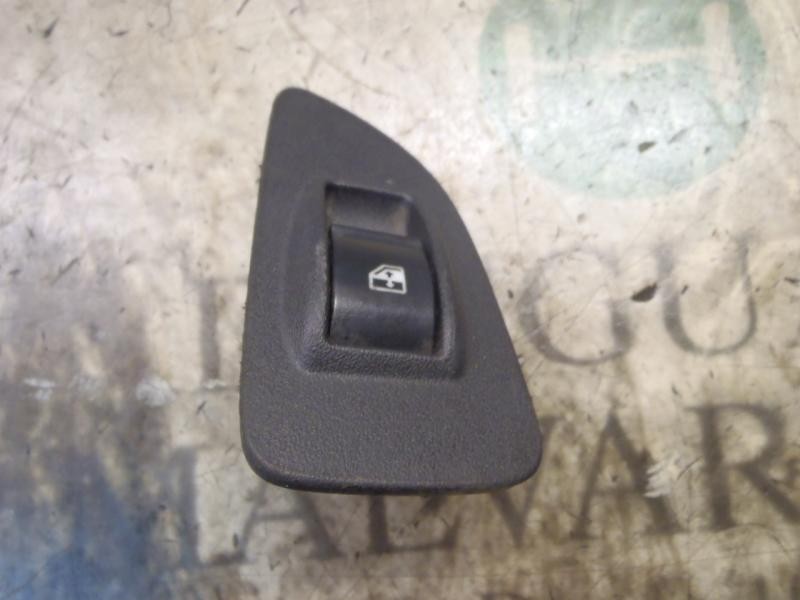 Recambio de mando elevalunas trasero derecho para fiat linea (110) activa (110.0/111.0) referencia OEM IAM 735442338  