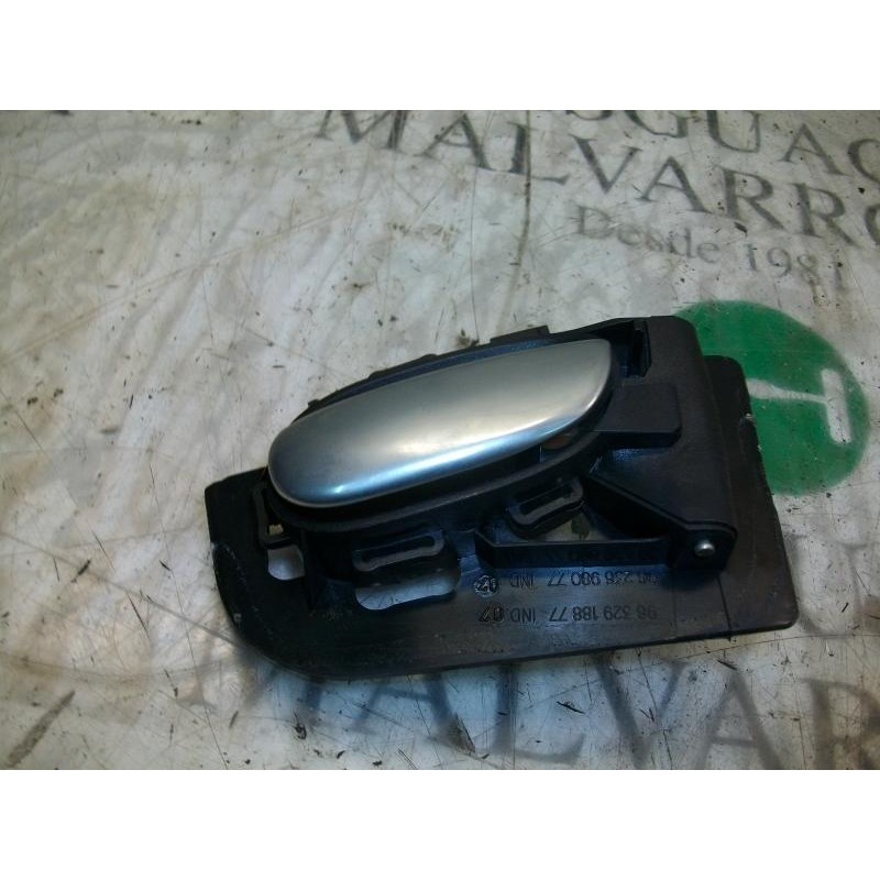 Recambio de maneta interior delantera derecha para peugeot 206 berlina xs referencia OEM IAM   