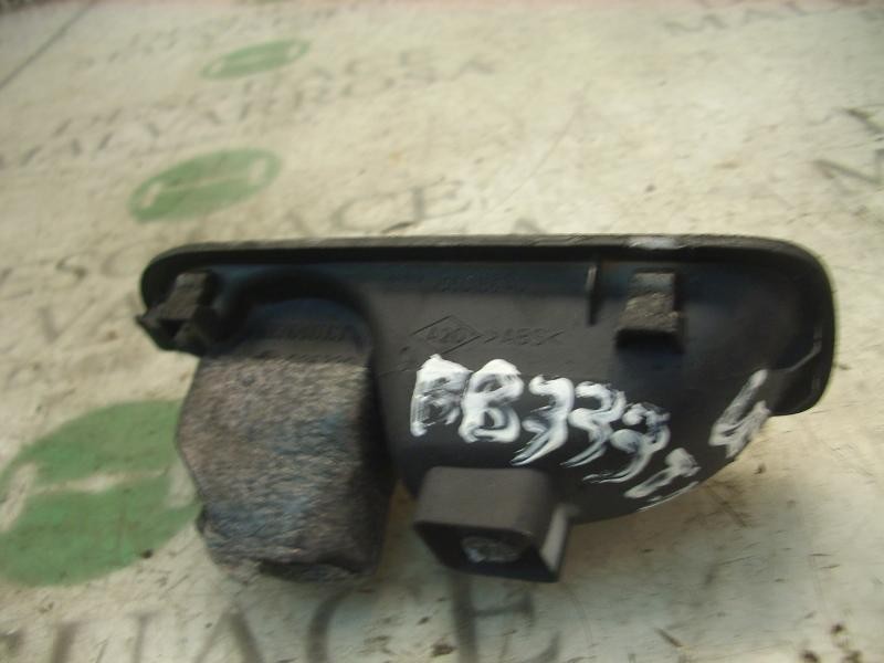 Recambio de mando elevalunas trasero derecho para renault megane ii berlina 5p confort expression referencia OEM IAM   