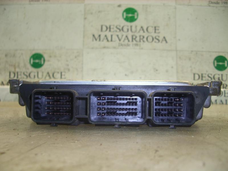 Recambio de centralita motor uce para renault megane ii berlina 5p confort expression referencia OEM IAM   