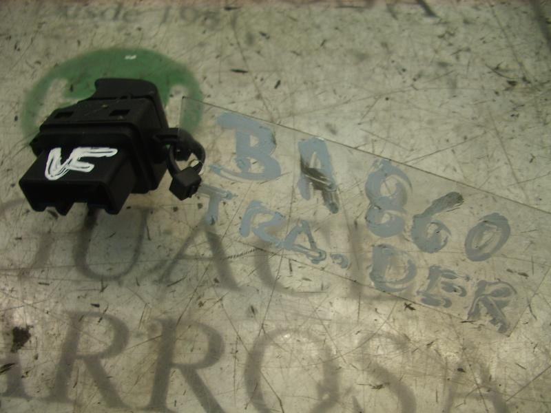 Recambio de mando elevalunas trasero derecho para mazda 2 berlina (dy) 1.4 crtd active referencia OEM IAM   