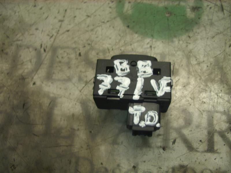 Recambio de mando elevalunas trasero derecho para peugeot 307 break / sw (s1) break xs referencia OEM IAM   